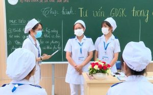 Lựa chọn đúng trường đào tạo ngành Dược sẽ giúp sinh viên có nền tảng kiến thức vững vàng và nhiều cơ hội phát triển nghề nghiệp trong tương lai